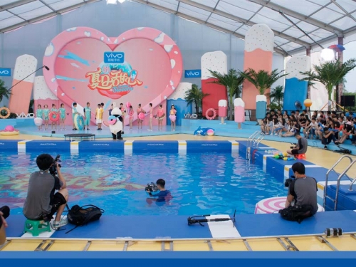 خيام الحدث الرياضية لحمام السباحة